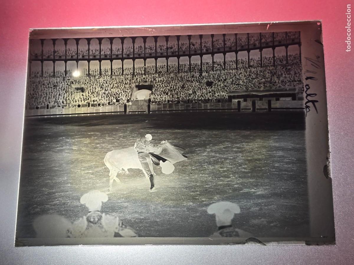 Tauromaquia: PLACA , NEGATIVO , CLICHE DE CRISTAL DE PLAZA DE TOROS A IDENTIFICAR