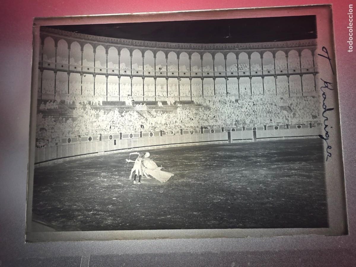 Tauromaquia: PLACA , NEGATIVO , CLICHE DE CRISTAL DE PLAZA DE TOROS A IDENTIFICAR .