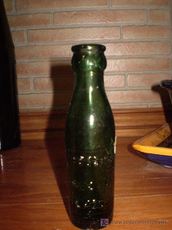 Sammlung von Weinen und Lik&ouml;ren: ANTIGUO BOTELLIN DE MARTINI ROSSI. RELIEVE.