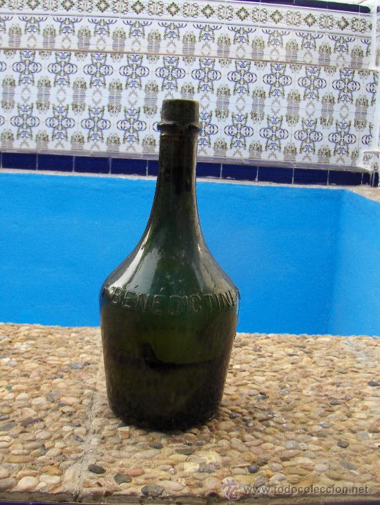 Coleccionismo de vinos y licores: ANTIGUA BOTELLA DE BENEDICTINE. - Foto 1