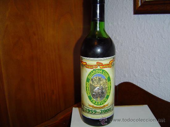 Collection of wines and liquors: Botella de vino.-Guardia civil de trafico Catalu&ntilde;a 1959-2000