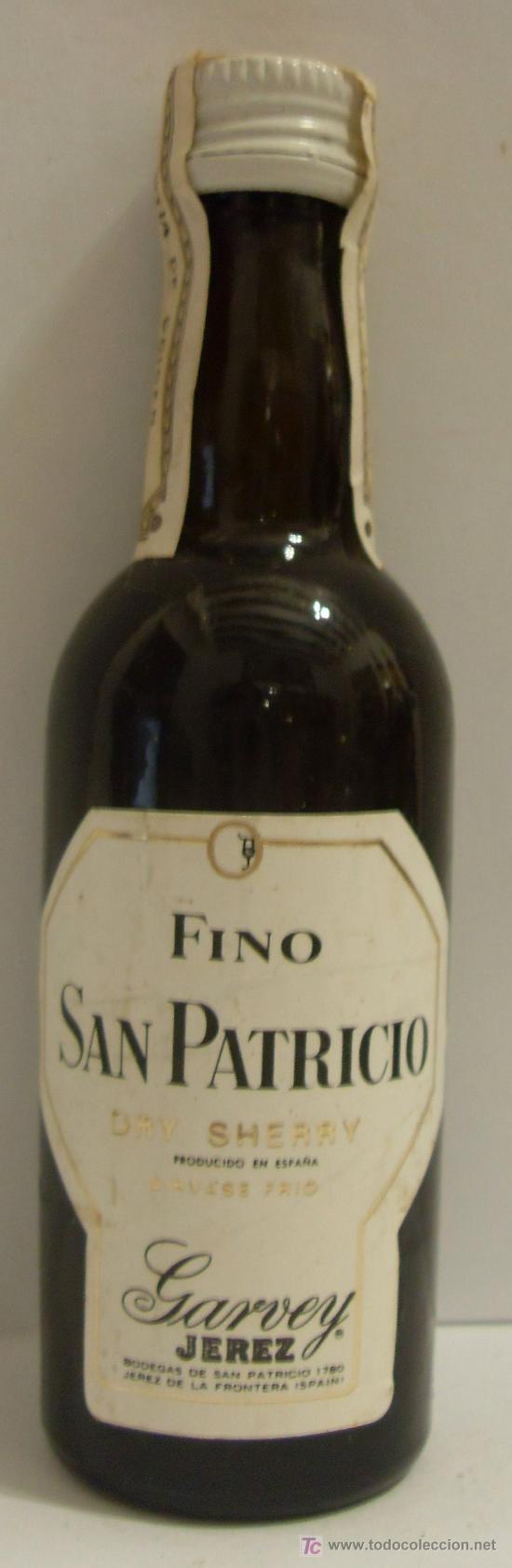 Sammlung von Weinen und Lik&ouml;ren: BOTELLIN DE VINO FINO DE JEREZ SAN PATRICIO. BODEGAS GARVEY, JEREZ D ELA FRONTERA, CADIZ.
