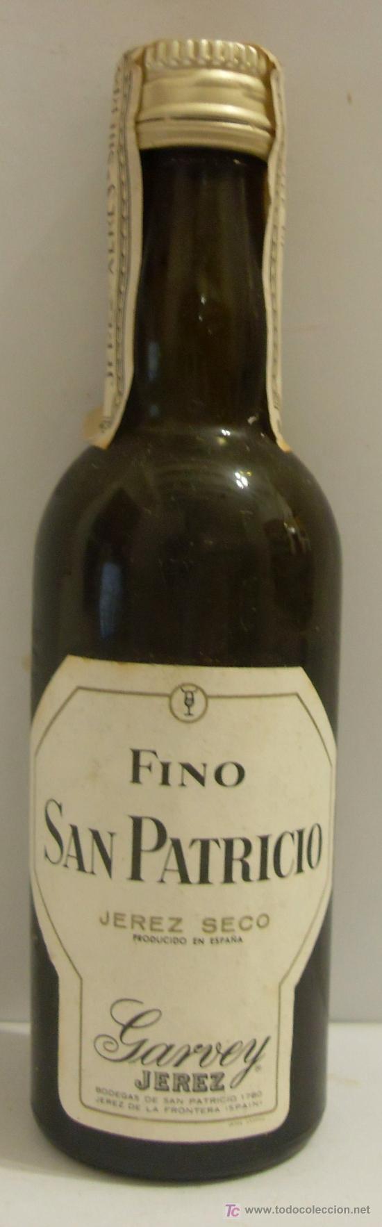 Sammlung von Weinen und Lik&ouml;ren: BOTELLIN DE VINO FINO SAN PATRICIO. BODEGAS GARVEY. JEREZ DE LA FRONTERA, CADIZ.