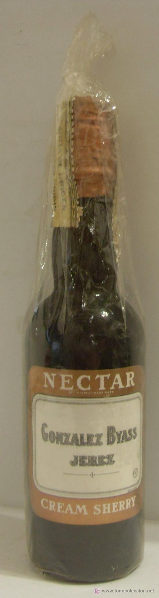 Sammlung von Weinen und Lik&ouml;ren: BOTELLIN DE VINO CREAM SHERRY NECTAR. BODEGAS GONZALEZ BYASS. JEREZ DE LA FRONTERA, CADIZ.