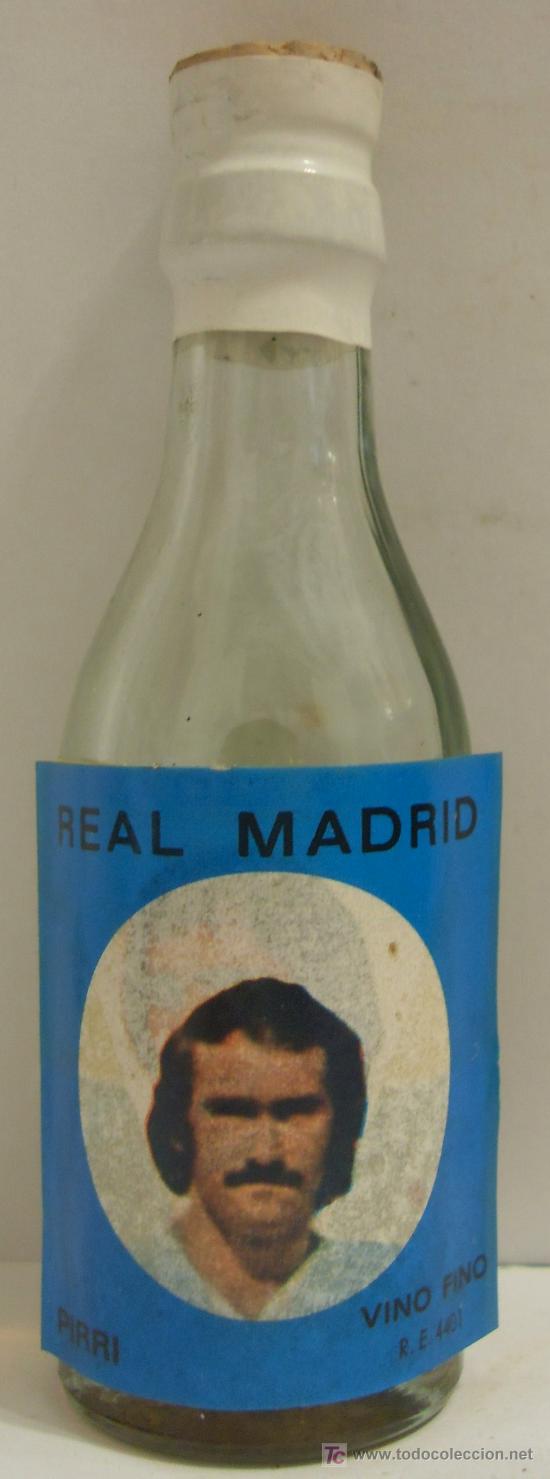 Coleccionismo de vinos y licores: BOTELLIN DE VINO FINO CON ETIQUETA DEL JUGADOR PIRRI DEL EQUIPO DE FUTBOL REAL MADRID