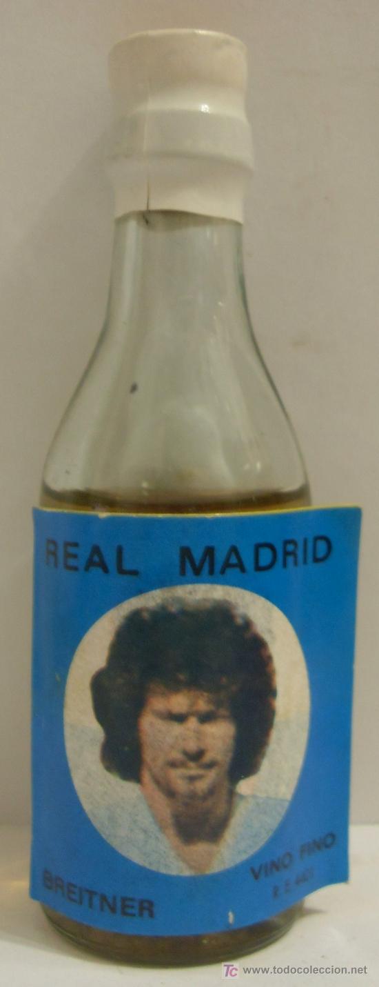 Coleccionismo de vinos y licores: BOTELLIN DE VINO FINO CON ETIQUETA DEL JUGADOR BREITNER DEL EQUIPO DE FUTBOL REAL MADRID