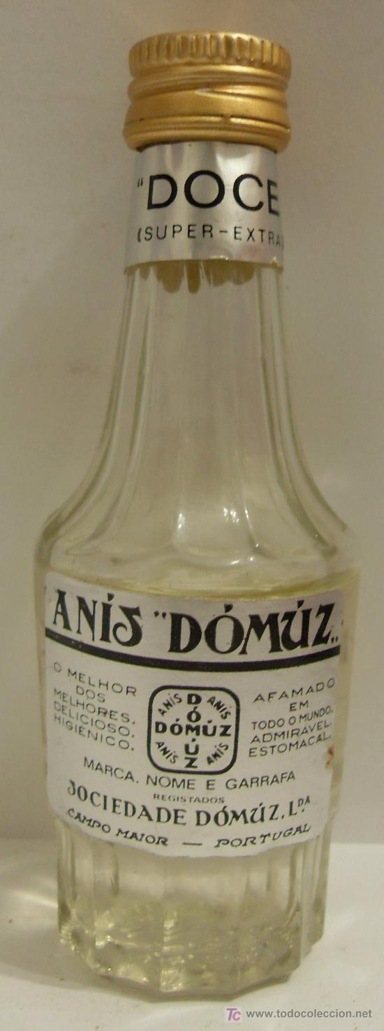 Collection of wines and liquors: BOTELLIN DE ANIS D&Oacute;MUZ. DESTILERIAS SOCIEDAD DE DOMUZ LDA. CAMPO MAIOR, PORTUGAL.