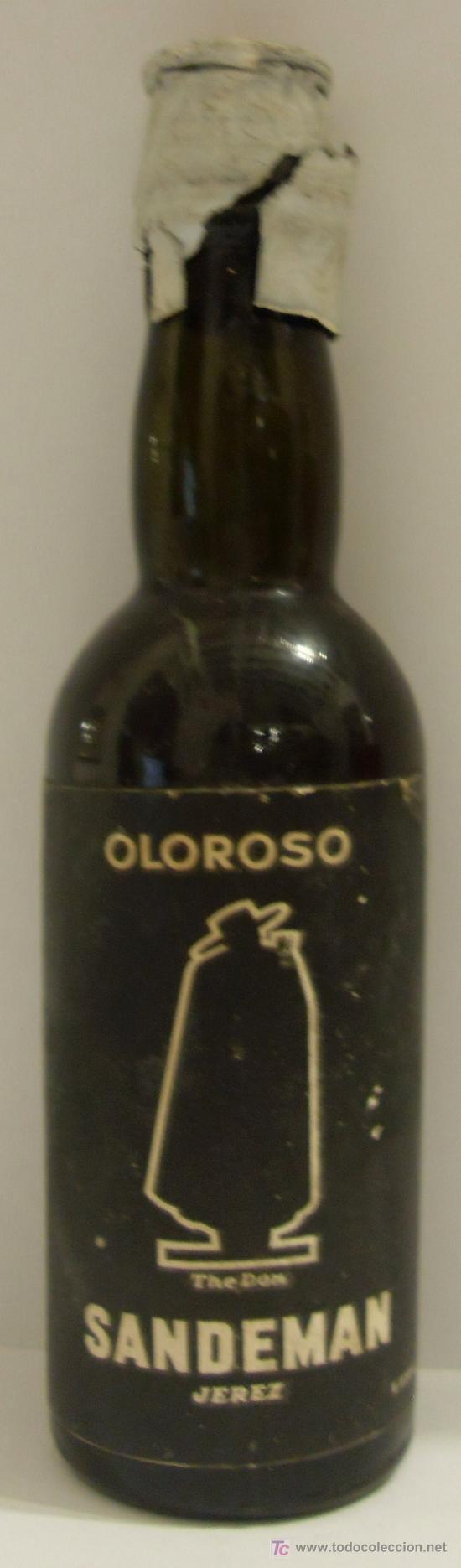 Collection of wines and liquors: BOTELLIN DE VINO DE JEREZ TIPO OLOROSO. BODEGAS SANDEMAN. JEREZ DE LA FRONTERA, CADIZ.