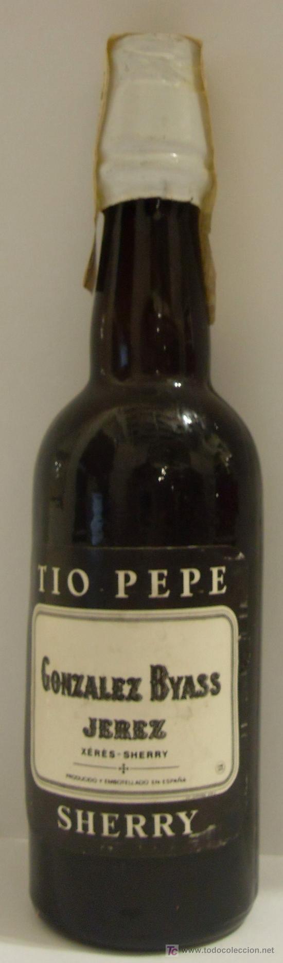 Collection of wines and liquors: BOTELLIN DE VINO DE JEREZ TIPO FINO TIO PEPE. BODEGAS GONZALEZ BYASS. JEREZ DE LA FRONTERA, CADIZ.