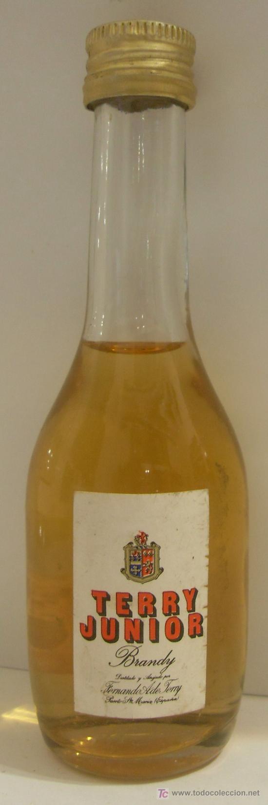 Sammlung von Weinen und Lik&ouml;ren: BOTELLIN DE BRANDY DE JEREZ TERRY JUNIOR. BODEGAS FERNANDO A. DE TERRY. EL PUERTO DE STA. M&ordf;, CADIZ.