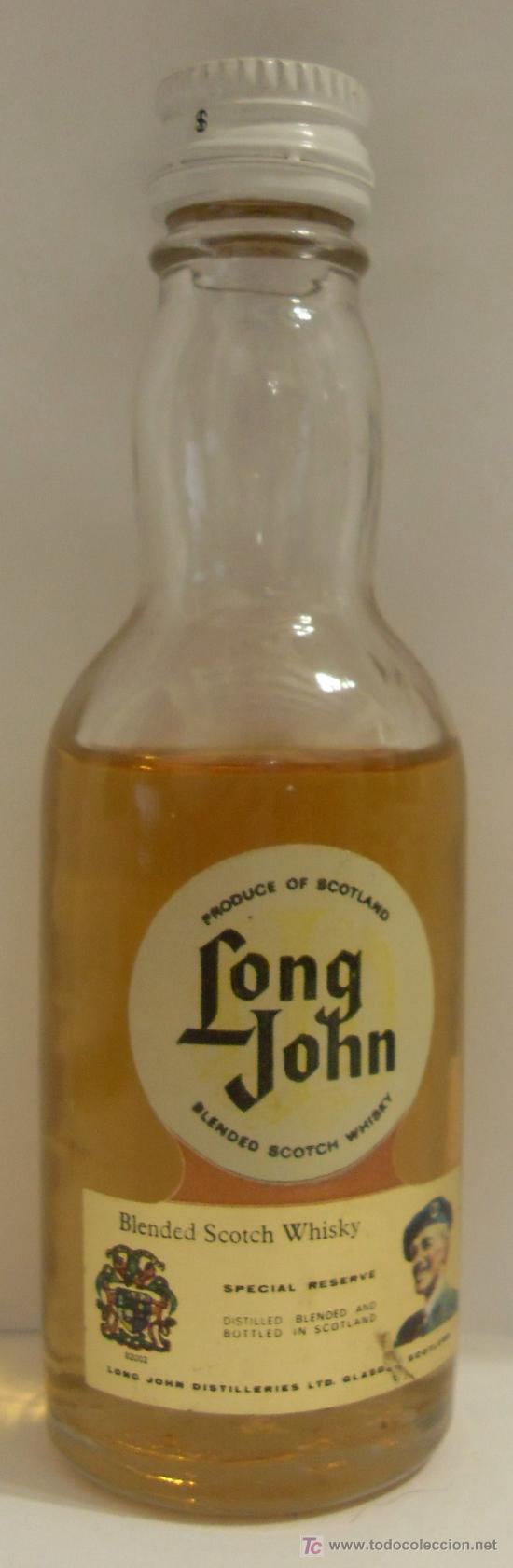 Sammlung von Weinen und Lik&ouml;ren: BOTELLIN DE WHISKY ESCOCES LONG JOHN. DESTILERIAS LONG JOHN. GLASGOW, ESCOCIA.
