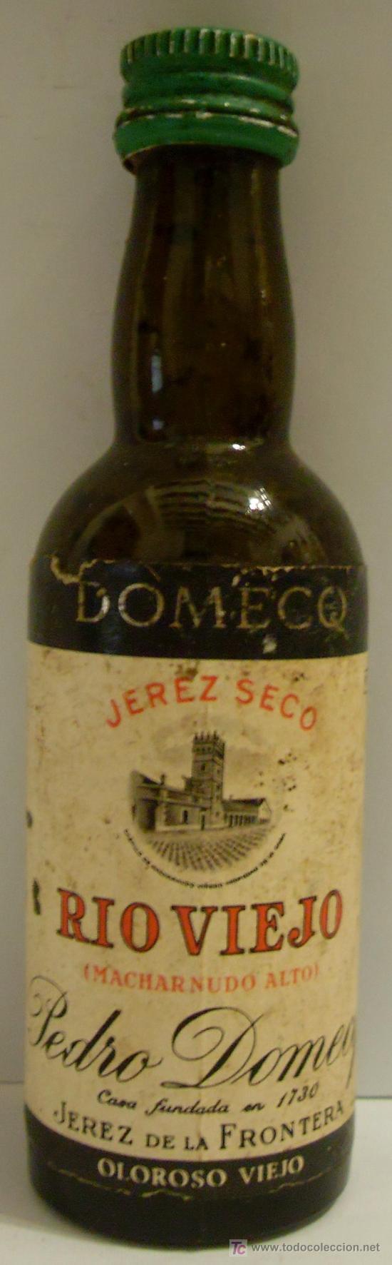 Collezionismo di vini e liquori: BOTELLIN DE VINO OLOROSO VIEJO RIO VIEJO. BODEGAS PEDRO DOMECQ. JEREZ DE LA FRONTERA, CADIZ.