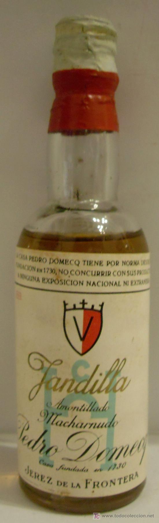 Collection of wines and liquors: BOTELLIN DE VINO AMONTILLADO JANDILLA. BODEGAS PEDRO DOMECQ. JEREZ DE LA FRONTERA, CADIZ.