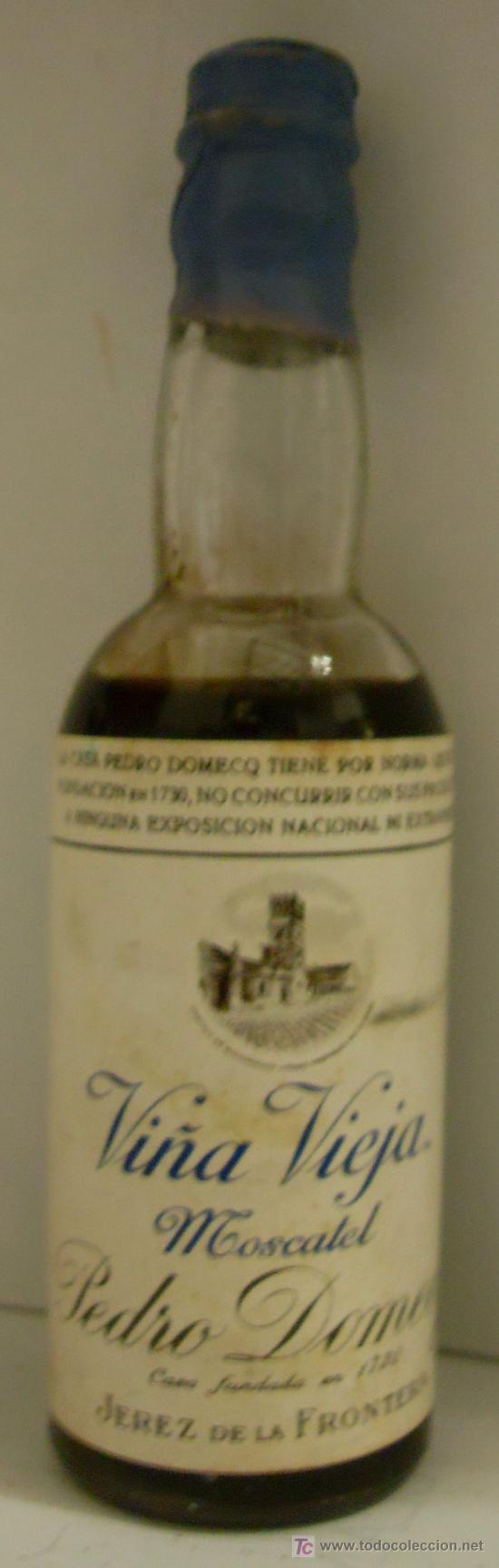 Sammlung von Weinen und Lik&ouml;ren: BOTELLIN DE VINO MOSCATEL VI&Ntilde;A VIEJA. BODEGAS PEDRO DOMECQ. JEREZ DE LA FRONTERA, CADIZ..