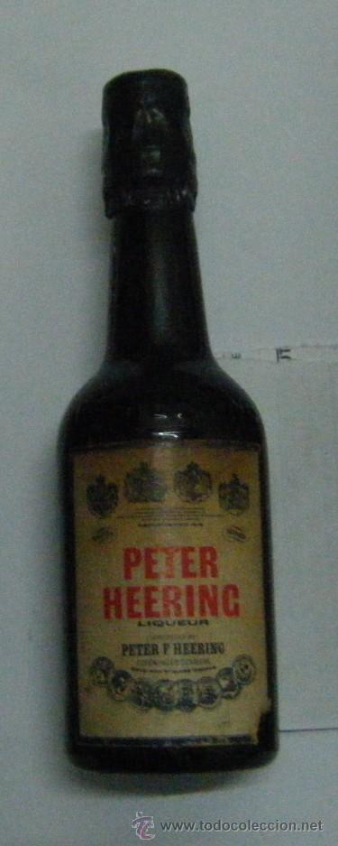 Coleccionismo de vinos y licores: BOTELLIN DE LICOR CHERRY HEERING. DESTILERIAS PETER & HEERING    RF-167