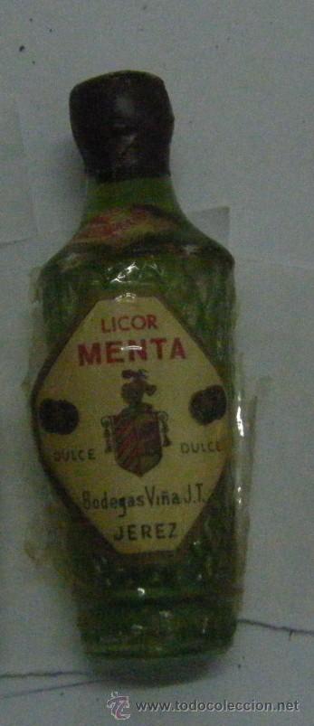 Coleccionismo de vinos y licores: BOTELLIN DE LICOR DULCE DE MENTA. BODEGAS VI&Ntilde;A J.T.   RF-196