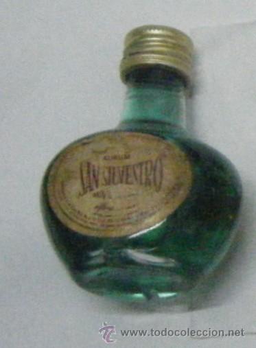Coleccionismo de vinos y licores: BOTELLIN DE LICOR SAN SILVESTRO. AURUM   RF-234