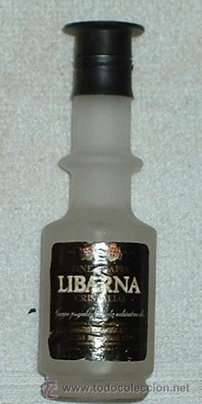 Coleccionismo de vinos y licores: BOTELLIN DE LICOR FINE GRAPPA LIBARNA. DESTILERIAS G.B.G. GAMBAROTTA DI INGA RF-378