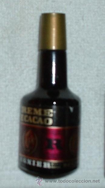 Coleccionismo de vinos y licores: BOTELLIN DE LICOR CREMA DE CACAO REGNIER. ELABORADO POR COINTREAU Y CIA. BARCELONA   RF-505