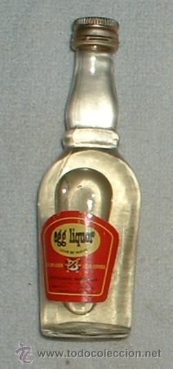 Coleccionismo de vinos y licores: BOTELLIN DE LICOR DE HUEVO EGG LIQUOR. DESTILERIA MOREY. MALLORCA   RF-613