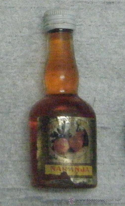 Coleccionismo de vinos y licores: BOTELLIN LICOR DE NARANJA. JARABES CAMPENY. BARCELONA    RF-813