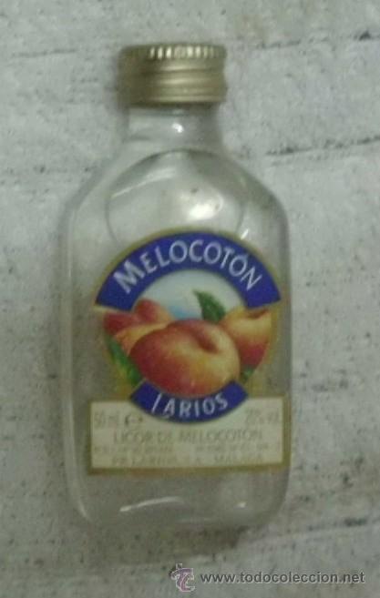 Coleccionismo de vinos y licores: BOTELLIN LICOR DE MELOCOTON LARIOS. DESTILERIA LARIOS S. A. MALAGA    RF-1171