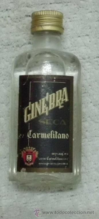 Coleccionismo de vinos y licores: BOTELLIN GINEBRA SECA CARMELITANO. DESTILERIA LICOR CARMELITANO S. F. C.     RF-1193