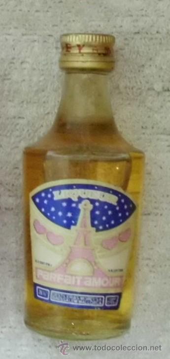 Coleccionismo de vinos y licores: BOTELLIN LICOR PARFAIT AMOUR. DESTILERIA MOREY S. A. MALLORCA     RF-1440