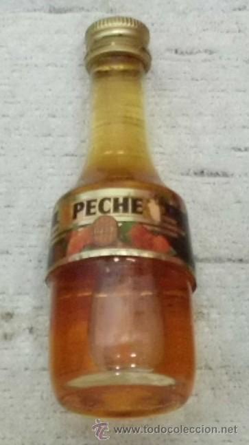 Coleccionismo de vinos y licores: BOTELLIN LICOR PECHE. DESTILERIA MARIE BRIZARD     RF-1473