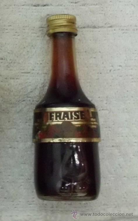 Coleccionismo de vinos y licores: BOTELLIN LICOR FRAISE. DESTILERIA MARIE BRIZARD     RF-1478