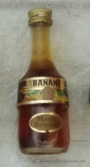 Coleccionismo de vinos y licores: BOTELLIN LICOR DE BANANE. DESTILERIA MARIE BRIZARD     RF-1495