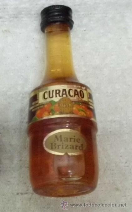 Coleccionismo de vinos y licores: BOTELLIN LICOR DE CURA&Ccedil;AO. DESTILERIA MARIE BRIZARD      RF-1505