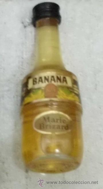 Coleccionismo de vinos y licores: BOTELLIN LICOR DE BANANE. DESTILERIA MARIE BRIZARD      RF-1526