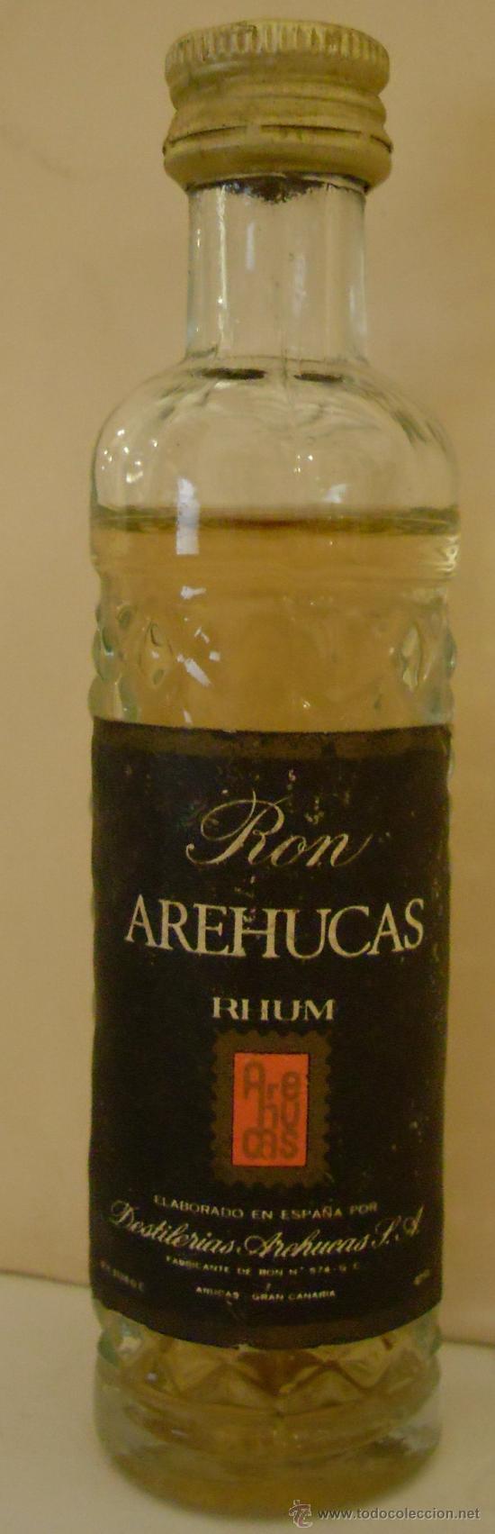 Sammlung von Weinen und Lik&ouml;ren: BOTELLIN DE RON AREHUCAS. DESTILERIAS AREHUCAS S.A. GRAN CANARIA.