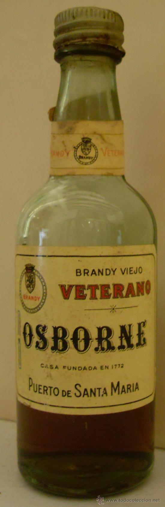 Sammlung von Weinen und Lik&ouml;ren: BOTELLIN DE BRANDY VIEJO VETERANO. BODEGA OSBORNE. EL PUERTO. DE STA. M&ordf;, CADIZ.