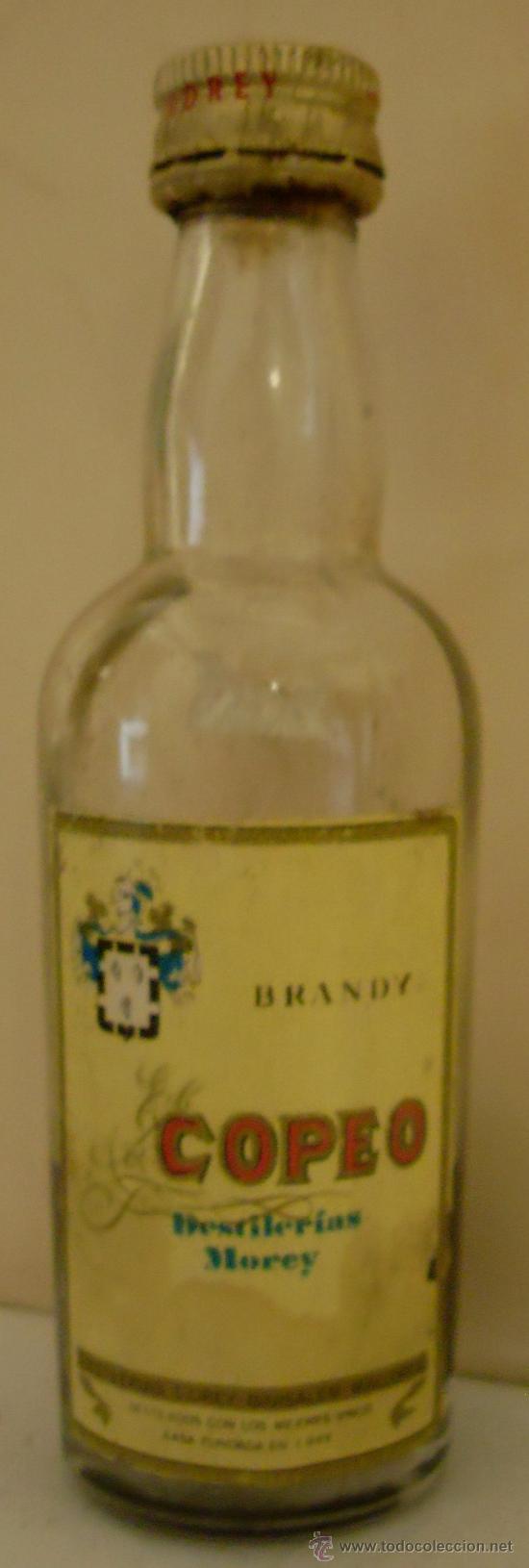 Sammlung von Weinen und Lik&ouml;ren: BOTELLIN DE BRANDY COPEO. DESTILERIAS MOREY. BENISALEM, MALLORCA.