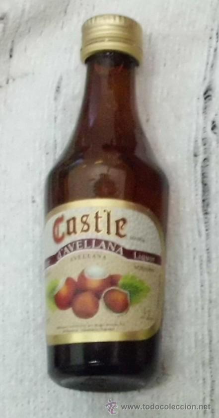 Coleccionismo de vinos y licores: BOTELLIN LICOR D'AVELLANA CASTLE. MAGIC DRINKS S. L. MONTSERRAT      RF-1629