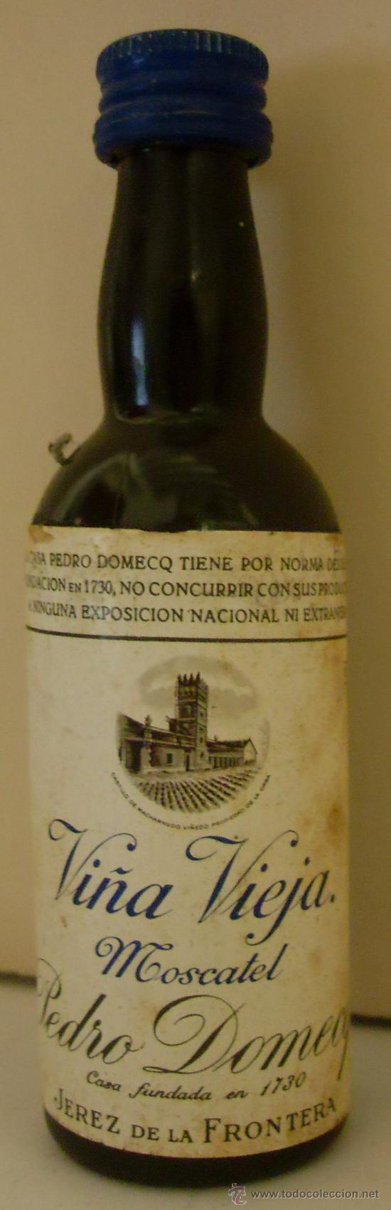 Sammlung von Weinen und Lik&ouml;ren: BOTELLIN DE VINO MOSCATEL VI&Ntilde;A VIEJA. BODEGAS PEDRO DOMECQ. JEREZ DE LA FRA. CADIZ.