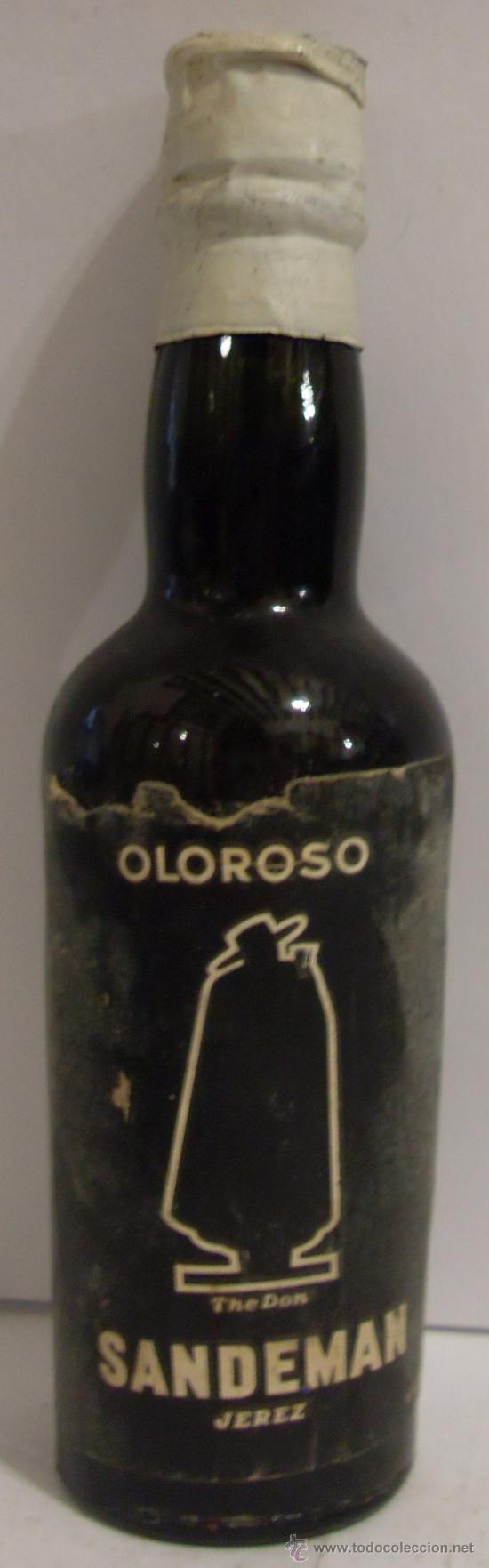 Sammlung von Weinen und Lik&ouml;ren: BOTELLIN DE VINO DE JEREZ OLOROSO. BODEGAS SANDEMAN. JEREZ DE LA FRA. CADIZ.