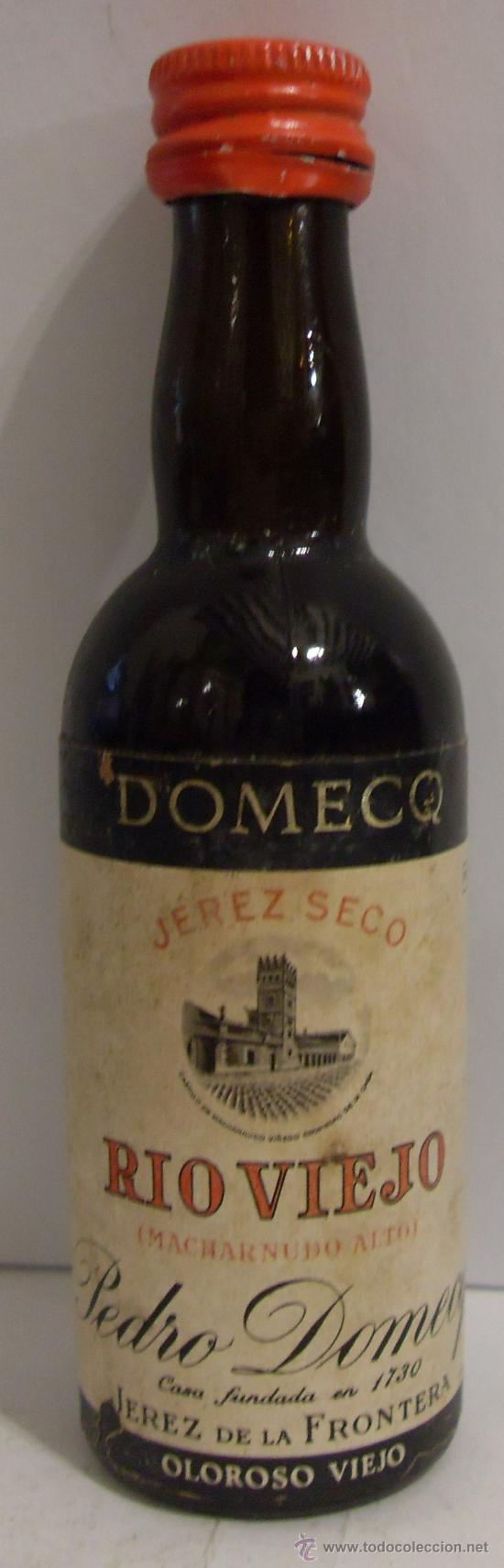 Sammlung von Weinen und Lik&ouml;ren: BOTELLIN DE VINO DE JEREZ OLOROSO RIO VIEJO. BODEGAS PEDRO DOMECQ. JEREZ DE LA FRA. CADIZ.