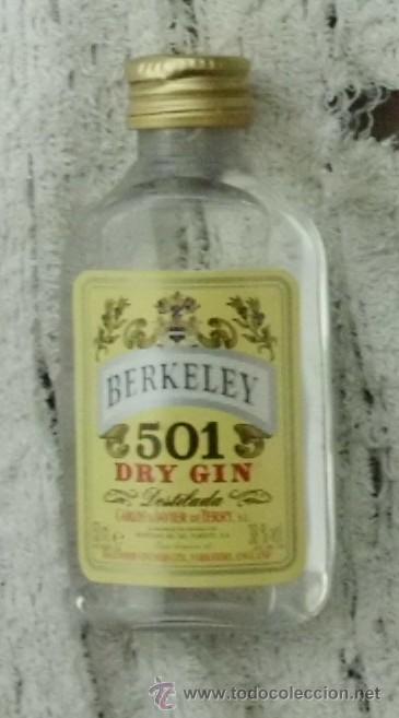 Coleccionismo de vinos y licores: BOTELLIN DE GINEBRA SECA BERKELEY. CARLOS Y JAVIER M&ordf; DE TERRY. PUERTO SANTA MARIA  RF-1917