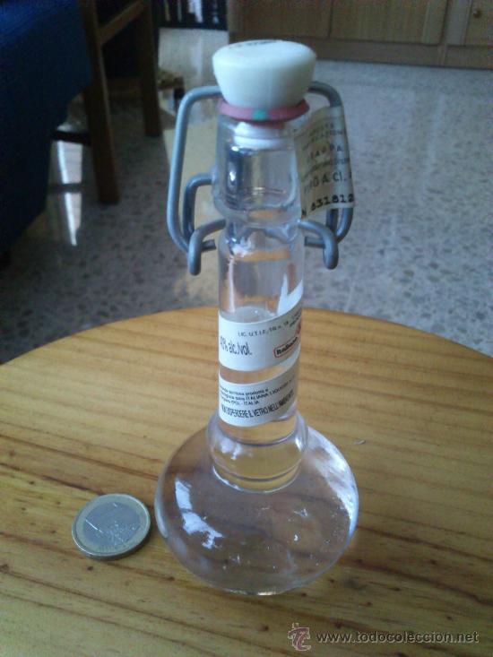 Coleccionismo de vinos y licores: Botell&iacute;n Miniatura Original De Grappa Del Fraticello. Sin Abrir, A&ntilde;o 2000 Italia.