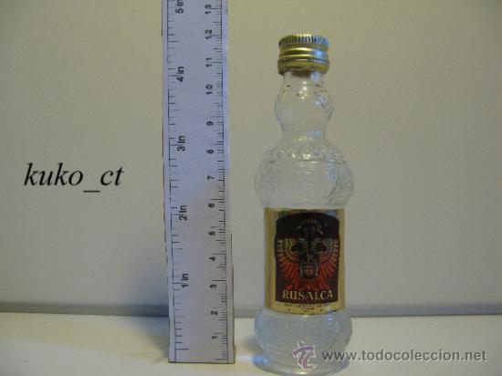 Collection of wines and liquors: BOTELLITA BOTELLIN VODKA RUSALCA DESTILERIAS CAMPENY