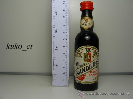 Collection of wines and liquors: BOTELLITA BOTELLIN VINO BANDEIRA DESTILERIA ANTONIO BANDEIRA