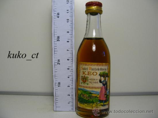 Sammlung von Weinen und Lik&ouml;ren: BOTELLITA BOTELLIN VINO WINE DRY MEDIUM SAINT PARTELEIMON KEO CHIPRE