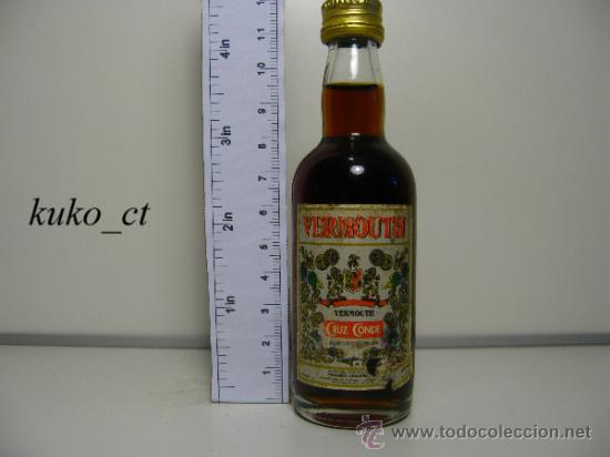 Sammlung von Weinen und Lik&ouml;ren: BOTELLITA BOTELLIN VERMOUTH CRUZ CONDE DESTILERIAS CRUZ CONDE
