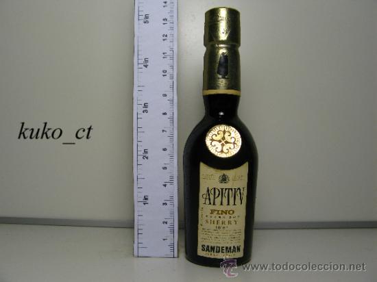 Sammlung von Weinen und Lik&ouml;ren: BOTELLITA BOTELLIN APITIV FINO EXTRA DRY SHERRY SANDEMAN DESTILERIAS SANDEMAN
