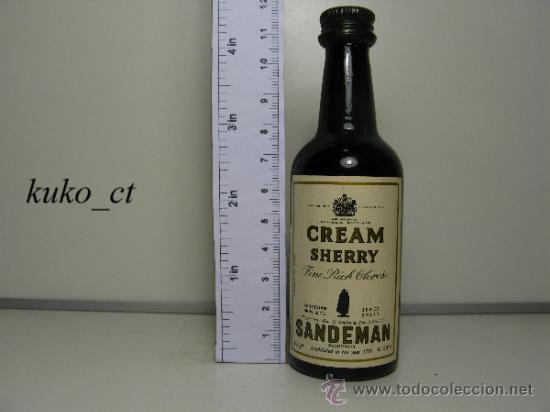 Collection of wines and liquors: BOTELLITA BOTELLIN CREAM OLOROSO SHERRY SANDEMAN DESTILERIAS SANDEMAN