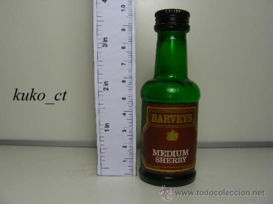 Sammlung von Weinen und Lik&ouml;ren: BOTELLITA BOTELLIN HARVEYS MARGARITA MEDIUM SHERRY DESTILERIAS JOHN HARVEY