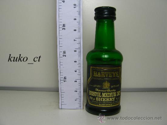 Sammlung von Weinen und Lik&ouml;ren: BOTELLITA BOTELLIN HARVEYS BRISTOL MEDIUM SHERRY DESTILERIAS JOHN HARVEY